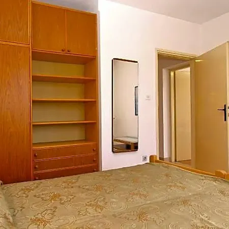 1557 Hotel Banjole